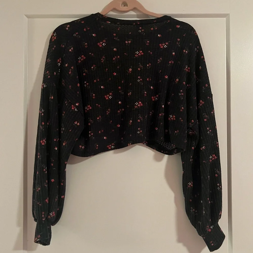 Floral Long Sleeve Crop Top